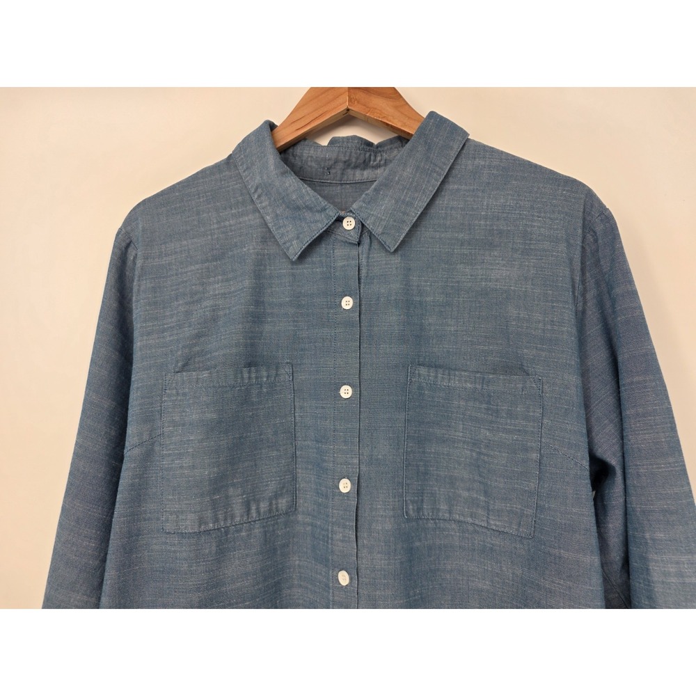 Women's Chambray Long sleeve button Up Top Size Medium Costal  Academia Grunge